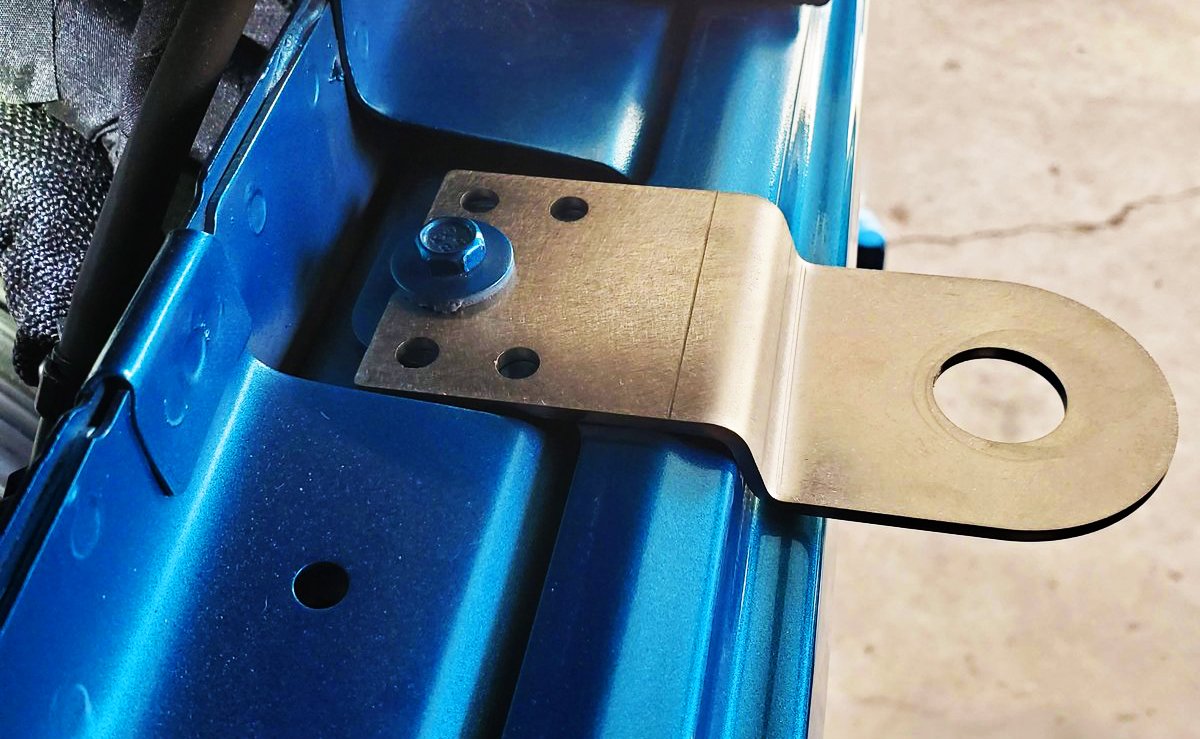 Jeep Wrangler JL/JT 2018 - 2023 Antenna Mounting Bracket + NMO Coax Cable Option Alberta Radio Supply